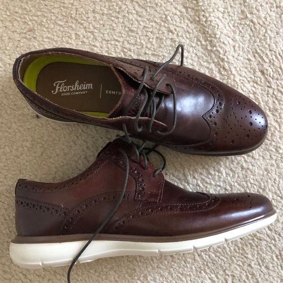 New Men’s Florsheim wingtip dress shoes